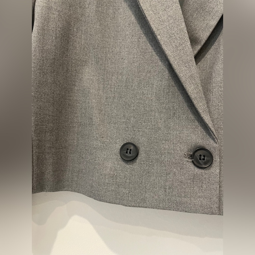 Pull&Bear Cropped Gray Double-Button Blazer - image 3